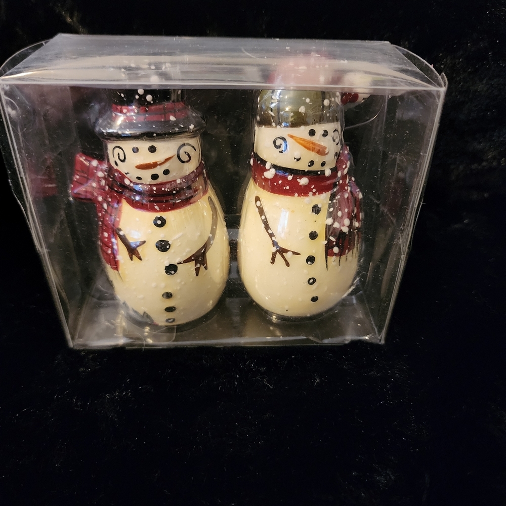 Ceramic Snowman Salt and Pepper Shaker